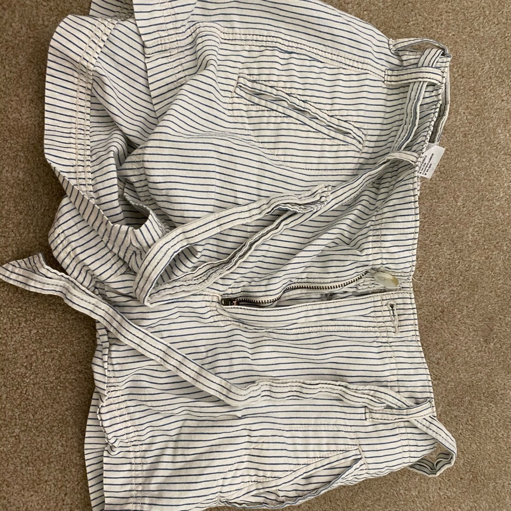 American Eagle White Paperbag Shorts